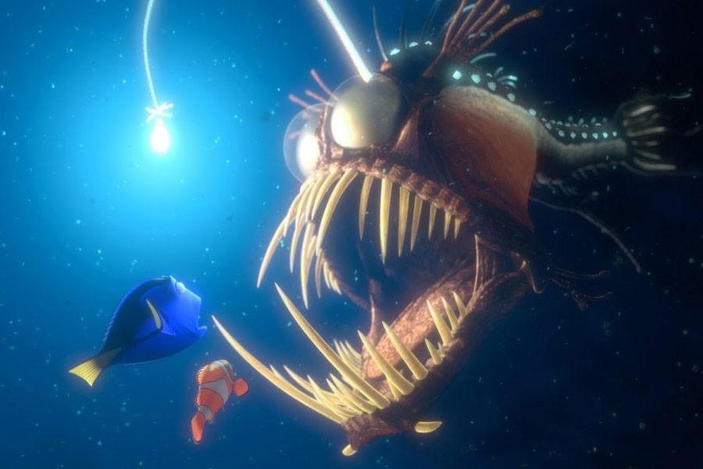 O peixe abissal de Procurando Nemo é conhecido como peixe-pescador — Foto: Pixar/ Reprodução