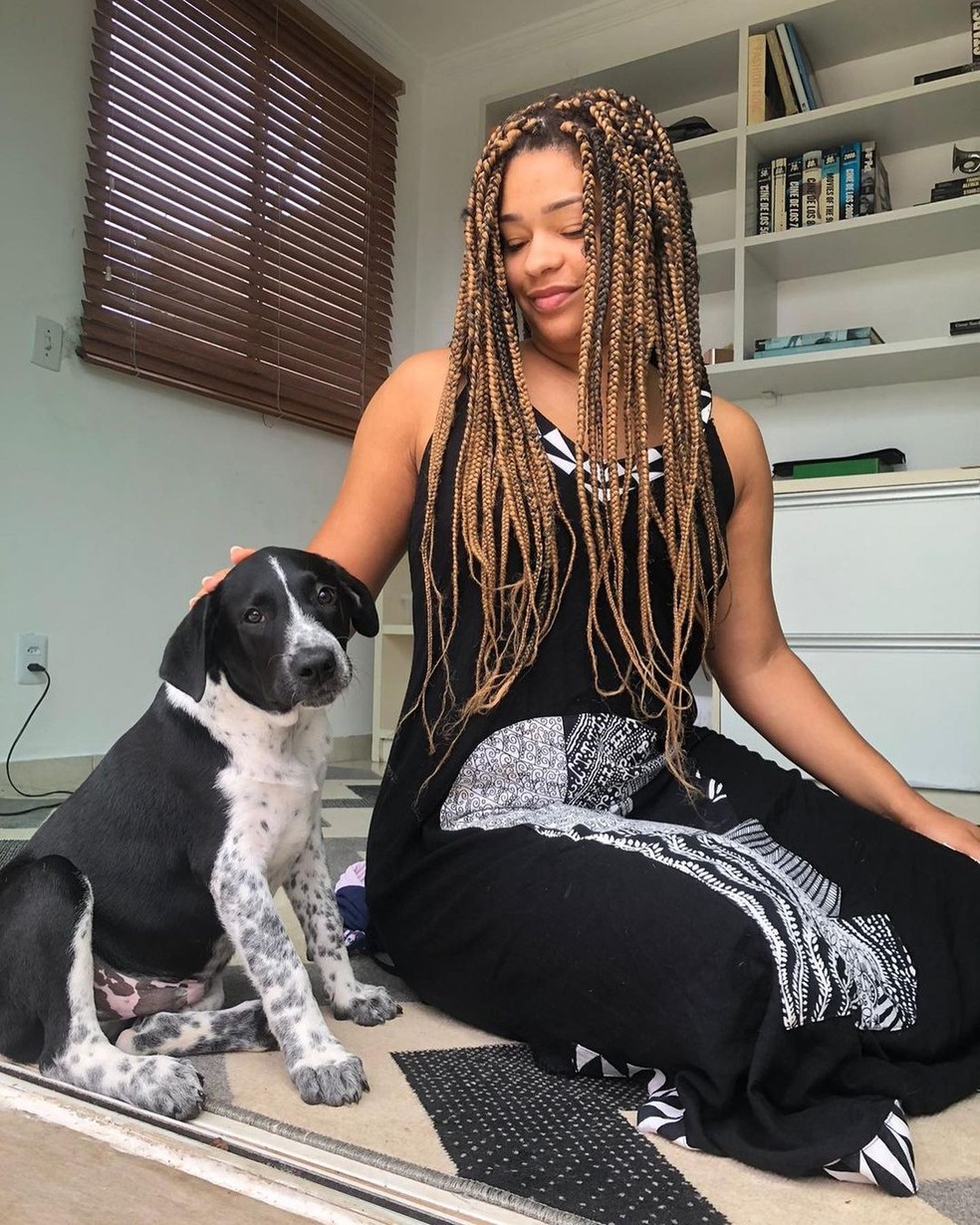 Juliana Alves e sua cadela Jaya — Foto: Instagram/ @julianaalvesiam/ Reprodução